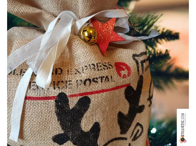Sac cadeau hotte de Noël Ours en jute personnalisable