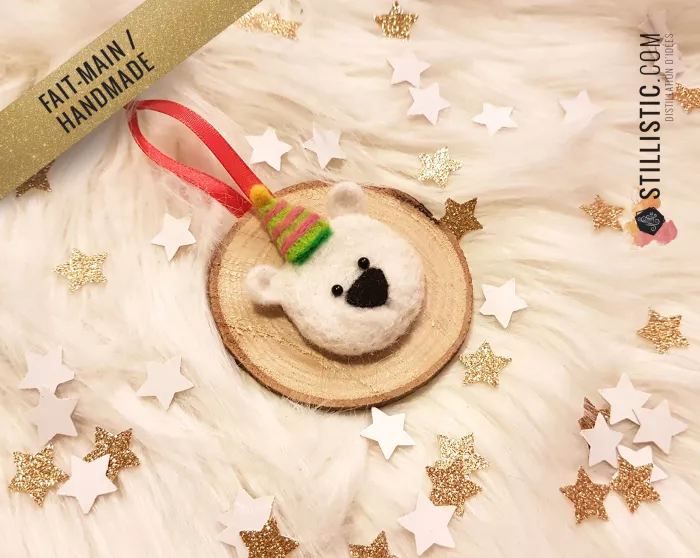 Décoration sapin de Noël Naturel Ours chapeau coeur Fait-main bois et laine feutrée à l'aiguille