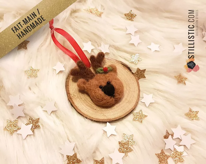 Décoration sapin de Noël Naturel Renne Fait-main bois et laine feutrée à l'aiguille