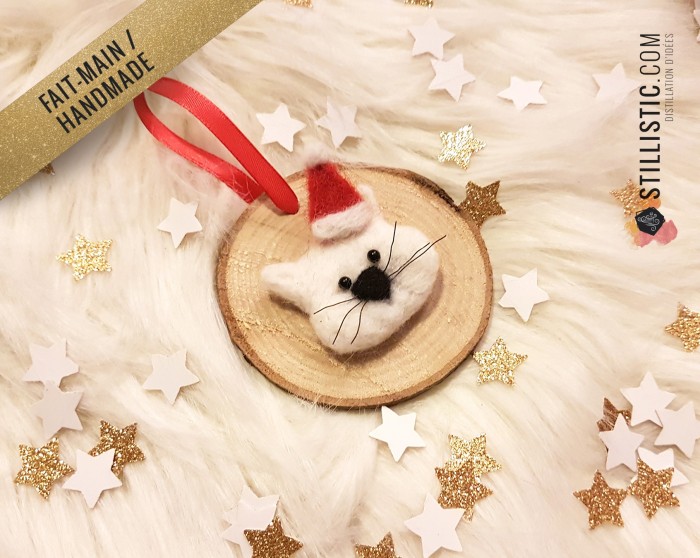 Décoration sapin de Noël Naturel Chat Fait-main bois et laine feutrée à l'aiguille