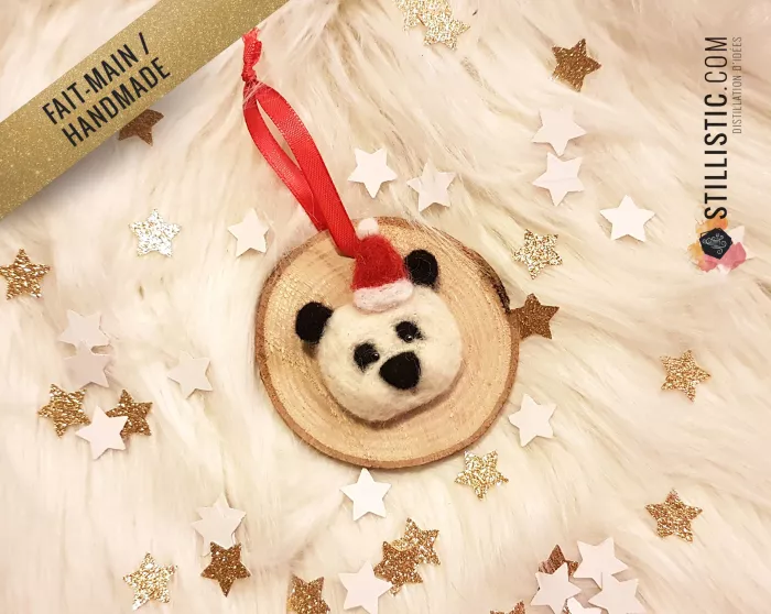 Décoration sapin de Noël Naturel Panda Fait-main bois et laine feutrée à l'aiguille