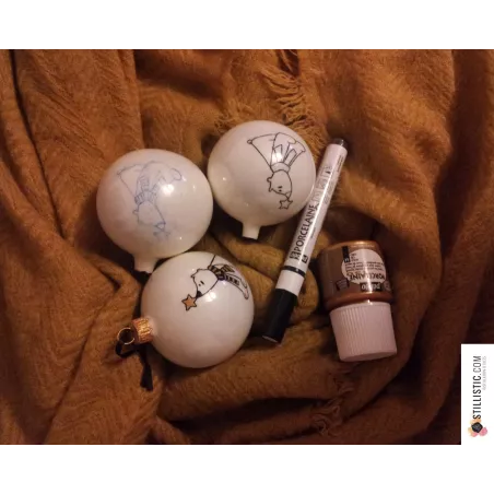 Boule en verre Mon premier Noël personnalisée prénom enfant Ours Renard Panda Licorne décorée à la main Noir et Or