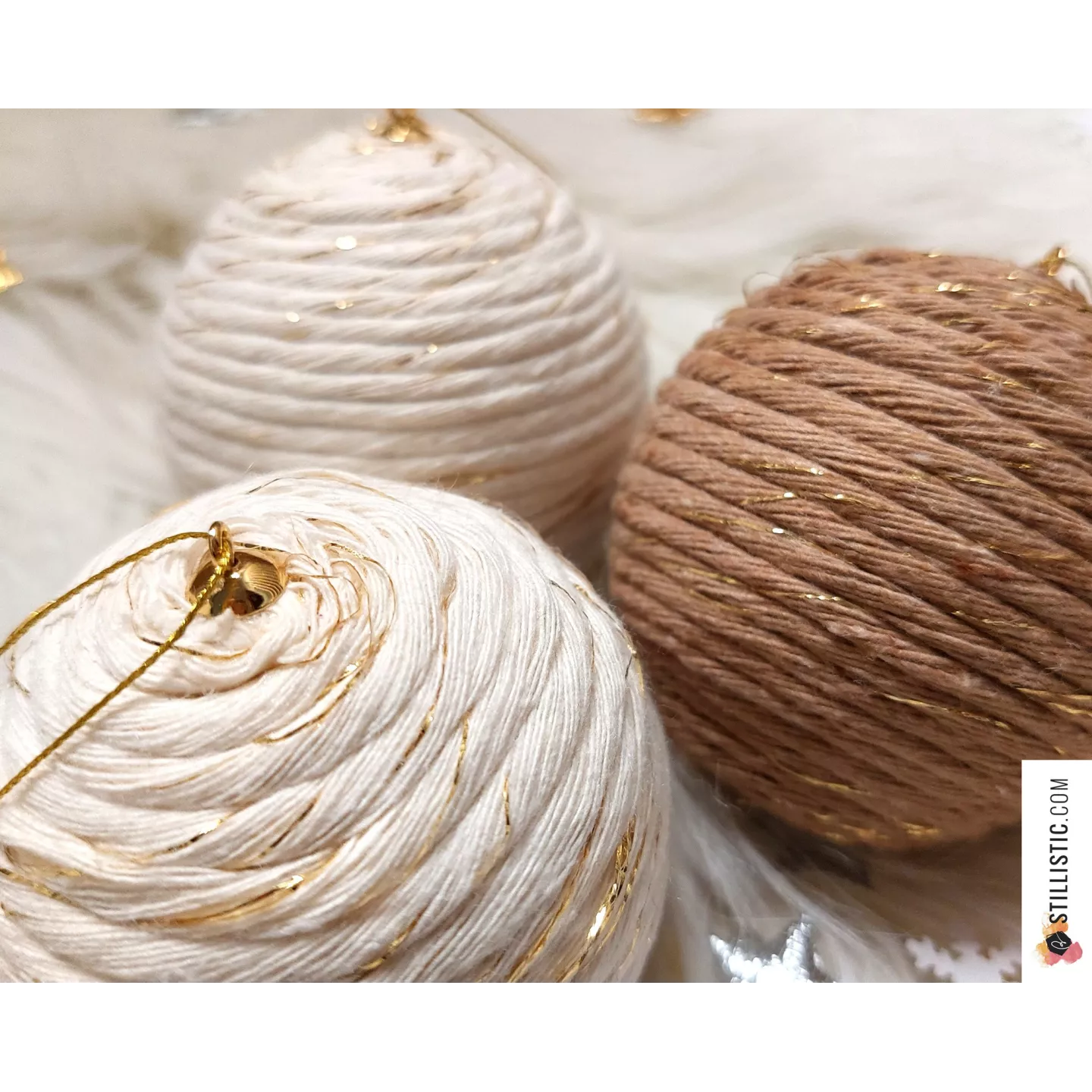 Boule de Noël Coton écru et or incassable éco-responsable