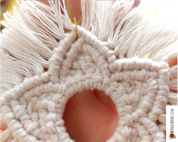 Décoration sapin étoiles en macramé