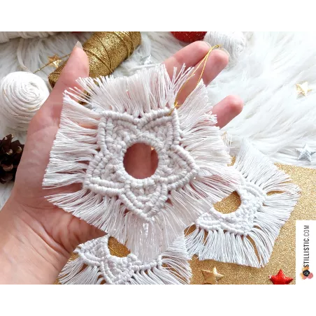Décoration sapin étoiles en macramé