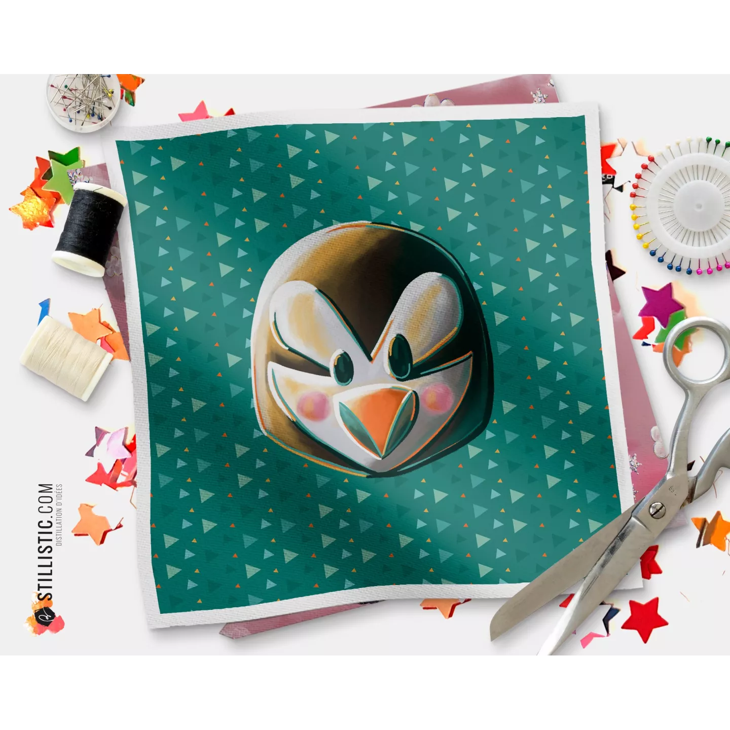 Coupon tissu illustré Tête macareux coton ou minky